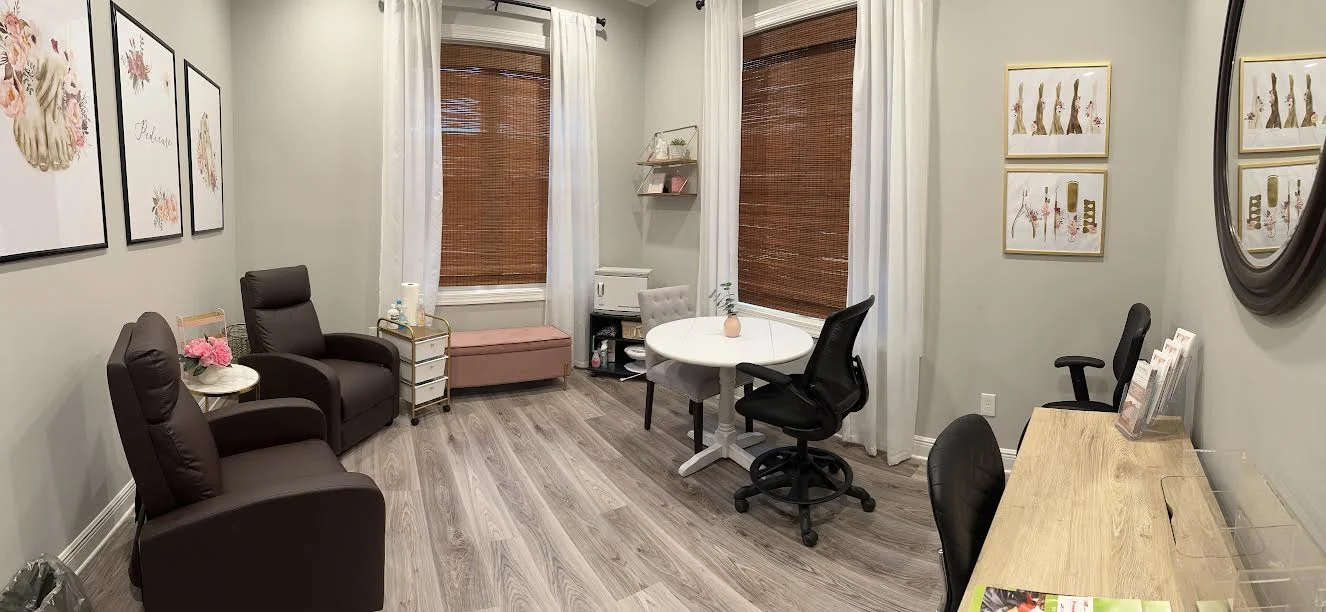 Pedicure room image, large